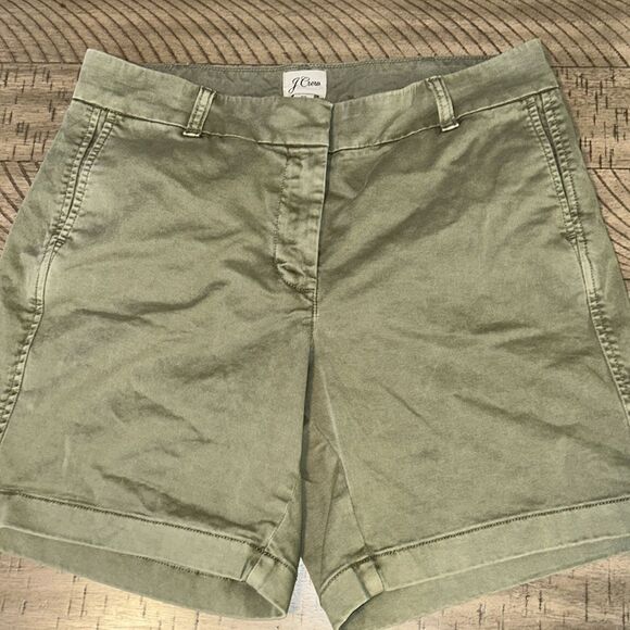 J Crew Travel 🧳 Shorts 🩳 4 Pockets for your gear ⚙️💴💳💄Sanitized & sealed! - Picture 4 of 17
